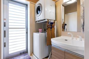 Ένα μπάνιο στο Large garden & BBQ possible! Kouri Island, 6 people can stay, parking lot available Kouri base Noa +37 φωτογραφίες