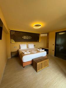 Postel nebo postele na pokoji v ubytování Mandragoras Eco Friendly Resort