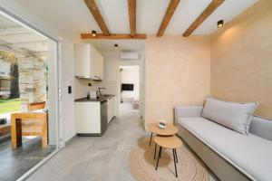 Η κουζίνα ή μικρή κουζίνα στο Studios Aigaio