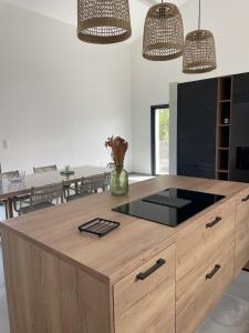 Kuchyň nebo kuchyňský kout v ubytování Maison neuve aux portes de Bayonne