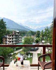 Фотография из галереи Snow Park Villas & Resort в Манали +32 фотографии