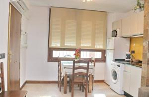 A kitchen or kitchenette at Estudio en el centro de Conil