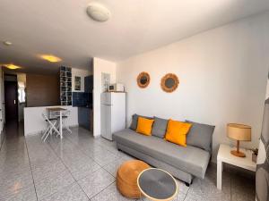 Kuchnia lub aneks kuchenny w obiekcie Palm Garden Apartment
