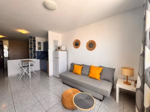 Kuchnia lub aneks kuchenny w obiekcie Palm Garden Apartment