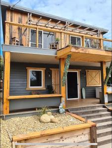 Το κτήριο όπου στεγάζεται  η παραθεριστική κατοικία