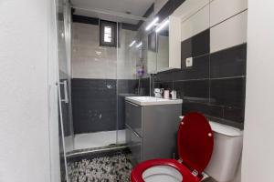 Fotografie z fotogalerie ubytování L'Atelier Bohème - Joli T2 proche Roanne v destinaci Riorges