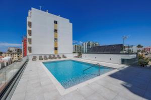 Bazén v ubytování Terracos de Quarteira II Caribe by Real Properties nebo v jeho okolí