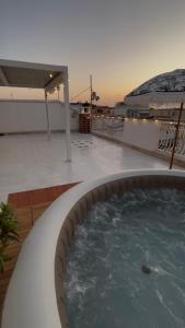 Piscina de la sau aproape de Terrazza Puglia con Jacuzzi Bari Aeroporto