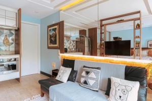 Flat in Mada with pool的休息区