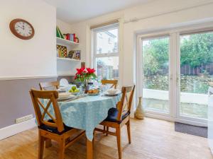 Φωτογραφία από το άλμπουμ του 2 Bed in Ventnor 86509 σε Ventnor