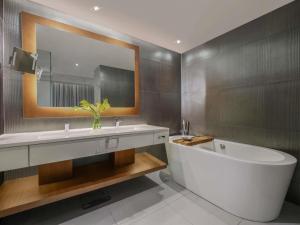 Vannituba majutusasutuses Pullman Jakarta Central Park