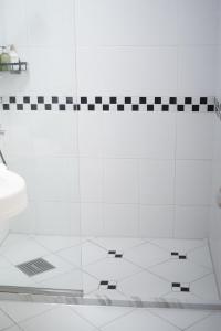 Hongdae apartment 1min subway ChaCha Stay的一间浴室