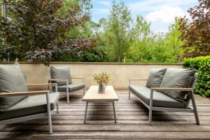 Κήπος έξω από το Pond Lodge - Hot Tub Stay with Views & Log Burner