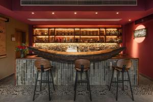 Zona de lounge sau bar la Hidden Moisture and Return to Simplicity Homestay in Mount Huangshan