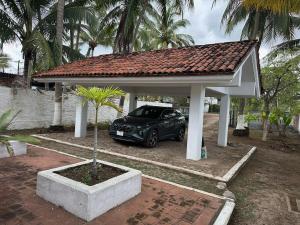 Imagen de la galería de The White House at Beach, en Lo de Marcos