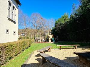 Gîte de Groupe de la Semoisにある庭