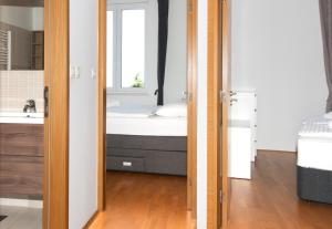 Et badeværelse på GMS Apartment with Sea View Izola + 35 billeder