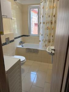 Kúpeľňa v ubytovaní Kohl Wellness Apartman