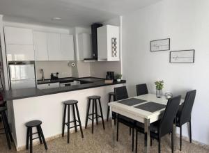 Kuchyň nebo kuchyňský kout v ubytování Apartamento albaida 3g