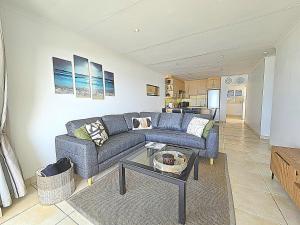 Χώρος καθιστικού στο SummerSeas #47 - Top floor sea view apartment