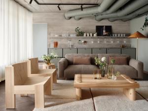 Istumisnurk majutusasutuses Bob W Helsinki Kamppi