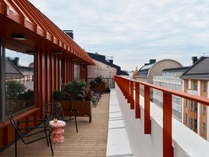 Rõdu või terrass majutusasutuses Bob W Helsinki Kamppi