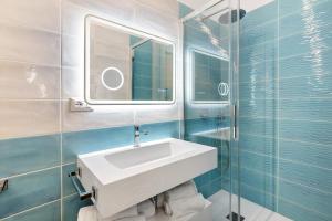 Koupelna v ubytování Lubrense Signature Suites