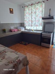 Kuchyň nebo kuchyňský kout v ubytování YUTI Style Trendy Home Vibes