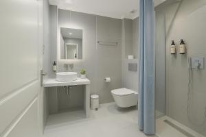 Koupelna v ubytování Samel Hotel