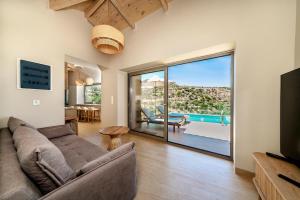 Μια τηλεόραση ή/και κέντρο ψυχαγωγίας στο Skotino Villa