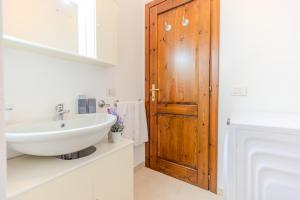 Ένα μπάνιο στο Splendido appartamento vista mare San Teodoro