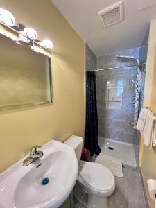 Gallery image of 6267 Persepolis Inn in Niagara Falls