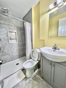 Gallery image of 6267 Persepolis Inn in Niagara Falls