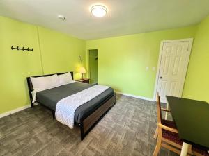 Gallery image of 6267 Persepolis Inn in Niagara Falls