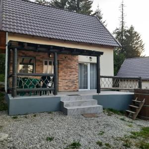 Το κτήριο όπου στεγάζεται  η παραθεριστική κατοικία