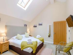 Postel nebo postele na pokoji v ubytování 1 Bed in Thirsk 40354