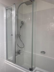 Ванная комната в Rats Retreat at Tove Valley Cottages +14 фотографий