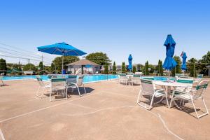 Πισίνα στο ή κοντά στο Bethany Meadows --- 38208 Clover Ln