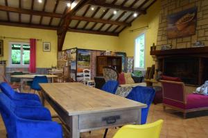 Posezení v ubytování Chambres d'Hôtes L'Orée des Bois