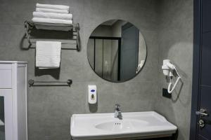 Ένα μπάνιο στο Demederon Hotel +18 φωτογραφίες