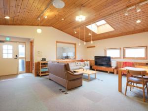 TV a/nebo společenská místnost v ubytování Urayasu Horie House -浦安堀江ハウス- Disneylandまで約30分 Wi-Fi 駐車場付で1棟貸切