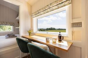 Gallery image of The Shepherd's Retreat Secluded and private Cosy Hut Outdoor Bath with Firepit in Seamer