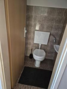 Bilik mandi di Apartmani Hrc +12 gambar
