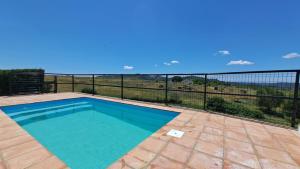The swimming pool at or close to Mirador del Sotillo
