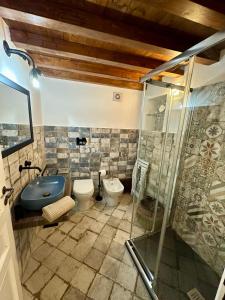 A bathroom at Le Cinque Pietre