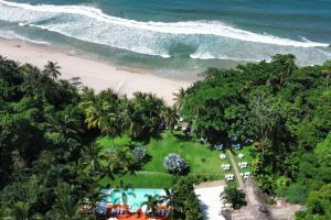 プエルト・ビエホにあるLe Cameleon Hotelのビーチと海の空中写真