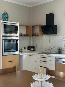Kuchyňa alebo kuchynka v ubytovaní Sofia's beautiful sea view house 160sqm