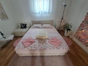 Una cama o camas en una habitación de Stan na dan S