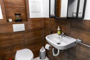 Vannituba majutusasutuses Nord-Apartment 2 I 2 Zimmer mit WLAN & Fußbodenheizung +14 fotot