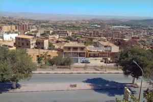 Nespecifikovaný výhled na destinaci Tlemcen nebo výhled na město při pohledu z prázdninového domu